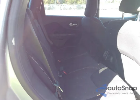 2016 Jeep Cherokee Latitude из США, поврежденный, VIN 1C4PJMCS4GW334703